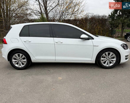 Белый Фольксваген Гольф, объемом двигателя 1.6 л и пробегом 172 тыс. км за 10900 $, фото 4 на Automoto.ua