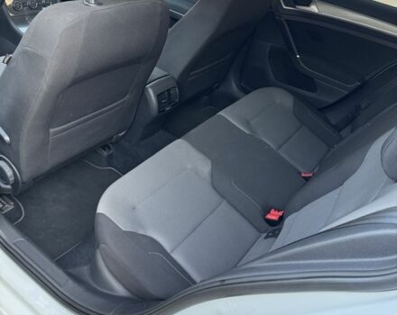 Белый Фольксваген Гольф, объемом двигателя 0 л и пробегом 167 тыс. км за 9500 $, фото 3 на Automoto.ua