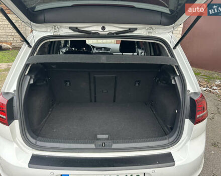 Білий Фольксваген Гольф, об'ємом двигуна 0 л та пробігом 165 тис. км за 9500 $, фото 38 на Automoto.ua