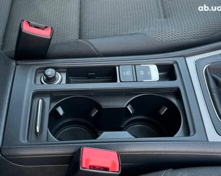 Белый Фольксваген Гольф, объемом двигателя 1.6 л и пробегом 285 тыс. км за 10590 $, фото 27 на Automoto.ua