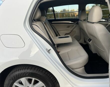 Белый Фольксваген Гольф, объемом двигателя 1.8 л и пробегом 115 тыс. км за 11500 $, фото 19 на Automoto.ua