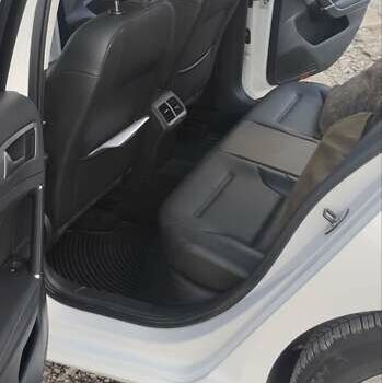 Белый Фольксваген Гольф, объемом двигателя 1.8 л и пробегом 128 тыс. км за 12000 $, фото 20 на Automoto.ua