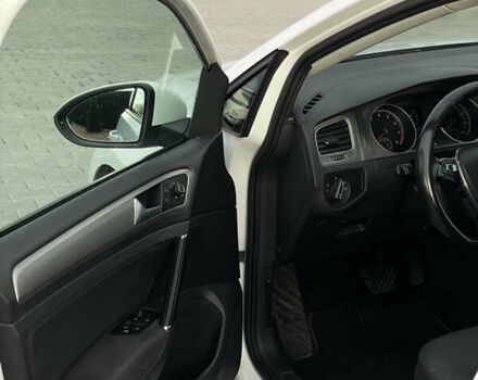 Белый Фольксваген Гольф, объемом двигателя 1.4 л и пробегом 240 тыс. км за 14000 $, фото 14 на Automoto.ua