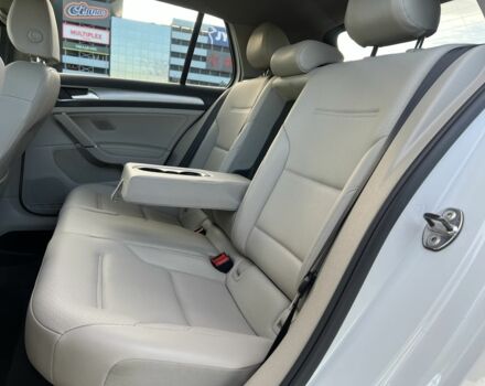 Белый Фольксваген Гольф, объемом двигателя 1.8 л и пробегом 115 тыс. км за 11500 $, фото 17 на Automoto.ua