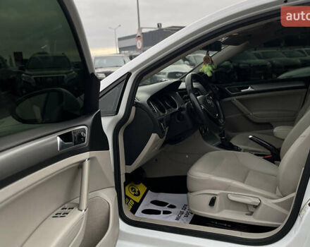 Белый Фольксваген Гольф, объемом двигателя 1.8 л и пробегом 230 тыс. км за 11700 $, фото 16 на Automoto.ua