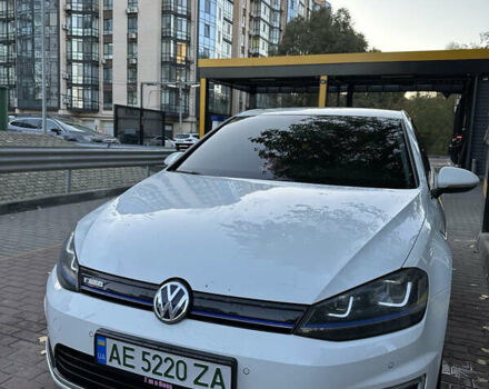 Білий Фольксваген Гольф, об'ємом двигуна 0 л та пробігом 126 тис. км за 10200 $, фото 4 на Automoto.ua
