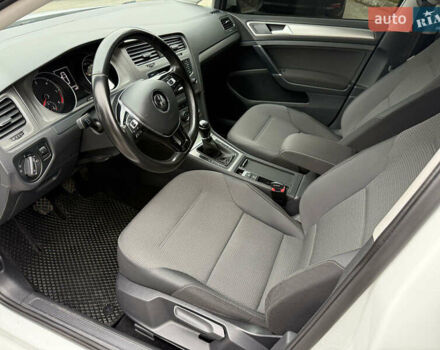 Белый Фольксваген Гольф, объемом двигателя 1.6 л и пробегом 172 тыс. км за 10900 $, фото 21 на Automoto.ua