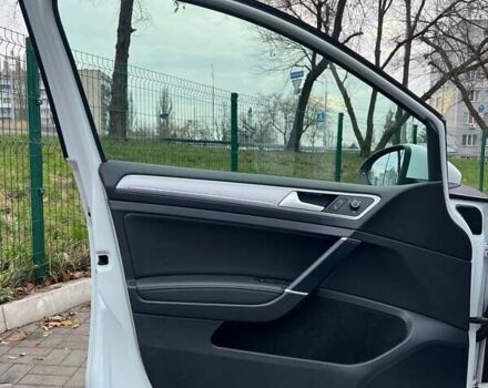 Белый Фольксваген Гольф, объемом двигателя 0 л и пробегом 107 тыс. км за 9999 $, фото 8 на Automoto.ua