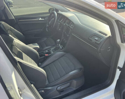 Белый Фольксваген Гольф, объемом двигателя 1.6 л и пробегом 250 тыс. км за 11700 $, фото 16 на Automoto.ua