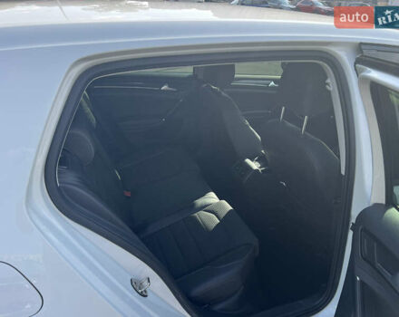 Белый Фольксваген Гольф, объемом двигателя 1.6 л и пробегом 250 тыс. км за 11700 $, фото 20 на Automoto.ua