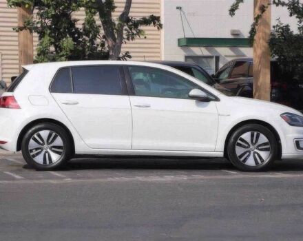 Белый Фольксваген Гольф, объемом двигателя 0 л и пробегом 70 тыс. км за 9200 $, фото 7 на Automoto.ua