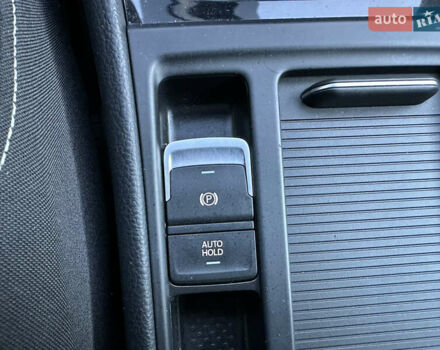 Белый Фольксваген Гольф, объемом двигателя 1.6 л и пробегом 134 тыс. км за 11999 $, фото 16 на Automoto.ua