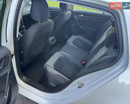 Белый Фольксваген Гольф, объемом двигателя 1.6 л и пробегом 134 тыс. км за 11999 $, фото 21 на Automoto.ua