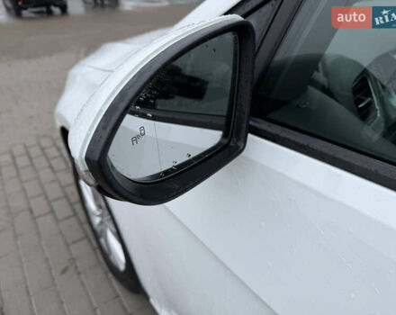 Фольксваген Гольф 2015 у Києві на Automoto.ua Білий Фольксваген Гольф, об'ємом двигуна 1.4 л та пробігом 122 тис. км за 11950 $, фото 4 на Automoto.ua