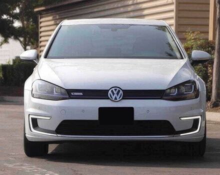 Белый Фольксваген Гольф, объемом двигателя 0 л и пробегом 70 тыс. км за 9200 $, фото 1 на Automoto.ua