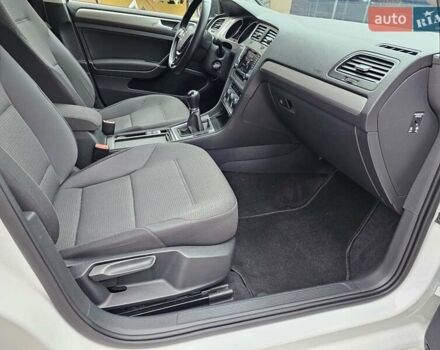 Білий Фольксваген Гольф, об'ємом двигуна 1.6 л та пробігом 230 тис. км за 10900 $, фото 21 на Automoto.ua