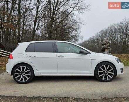Белый Фольксваген Гольф, объемом двигателя 1.6 л и пробегом 230 тыс. км за 10650 $, фото 1 на Automoto.ua