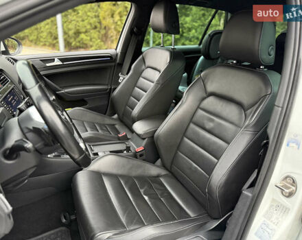 Белый Фольксваген Гольф, объемом двигателя 1.4 л и пробегом 200 тыс. км за 14990 $, фото 7 на Automoto.ua