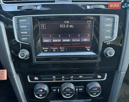 Белый Фольксваген Гольф, объемом двигателя 1.6 л и пробегом 134 тыс. км за 11999 $, фото 14 на Automoto.ua