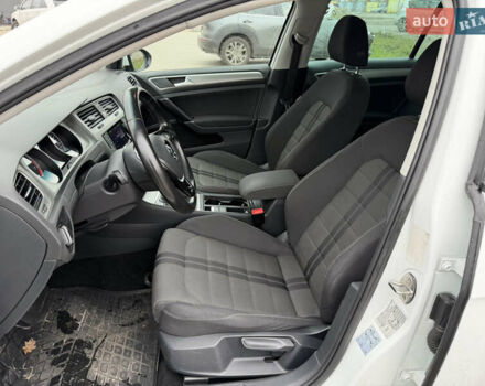 Фольксваген Гольф 2015 у Києві на Automoto.ua Білий Фольксваген Гольф, об'ємом двигуна 1.4 л та пробігом 122 тис. км за 11950 $, фото 6 на Automoto.ua