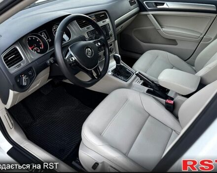 Белый Фольксваген Гольф, объемом двигателя 1.8 л и пробегом 142 тыс. км за 13500 $, фото 6 на Automoto.ua