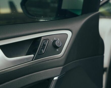 Белый Фольксваген Гольф, объемом двигателя 2 л и пробегом 210 тыс. км за 11900 $, фото 6 на Automoto.ua