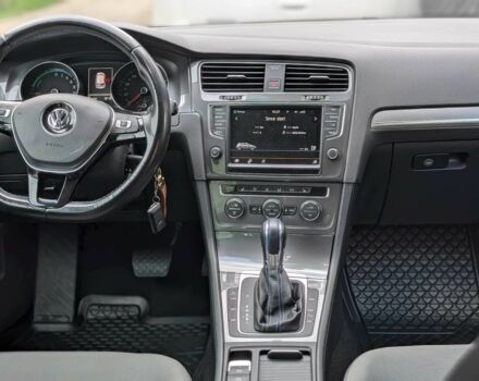 Білий Фольксваген Гольф, об'ємом двигуна 0 л та пробігом 139 тис. км за 7500 $, фото 4 на Automoto.ua