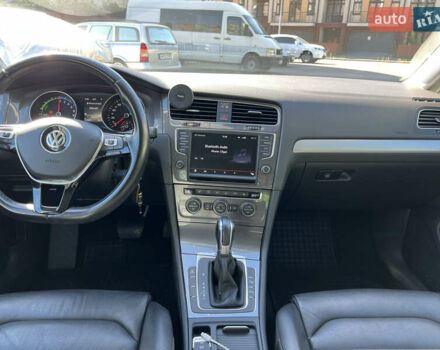 Белый Фольксваген Гольф, объемом двигателя 0 л и пробегом 161 тыс. км за 9700 $, фото 5 на Automoto.ua