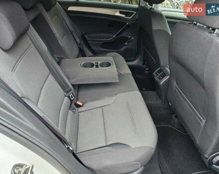 Білий Фольксваген Гольф, об'ємом двигуна 1.6 л та пробігом 230 тис. км за 10900 $, фото 23 на Automoto.ua