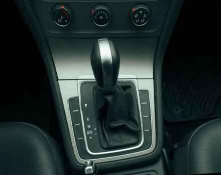 Белый Фольксваген Гольф, объемом двигателя 2 л и пробегом 210 тыс. км за 11900 $, фото 3 на Automoto.ua