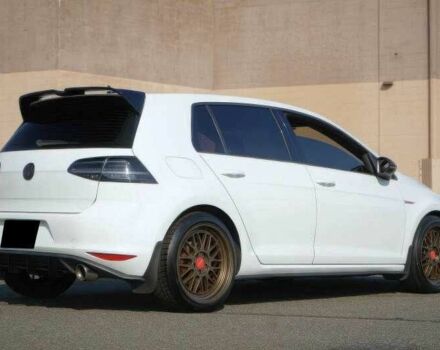 Белый Фольксваген Гольф, объемом двигателя 2 л и пробегом 134 тыс. км за 3000 $, фото 5 на Automoto.ua