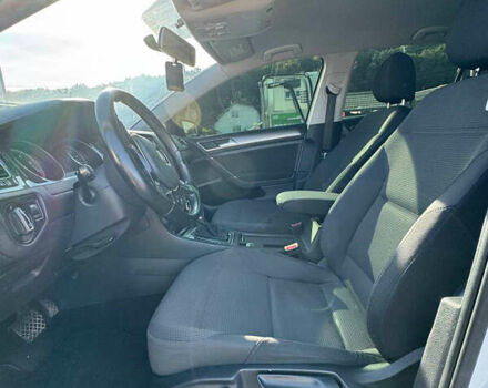 Белый Фольксваген Гольф, объемом двигателя 1.8 л и пробегом 177 тыс. км за 12000 $, фото 8 на Automoto.ua