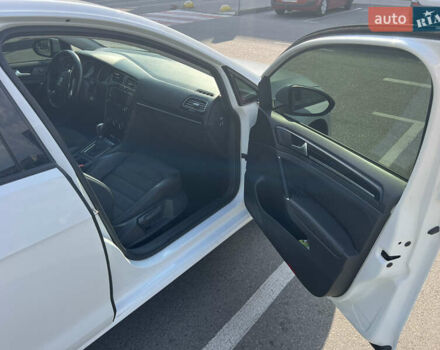 Белый Фольксваген Гольф, объемом двигателя 1.6 л и пробегом 250 тыс. км за 11700 $, фото 15 на Automoto.ua