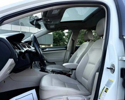 Белый Фольксваген Гольф, объемом двигателя 1.8 л и пробегом 73 тыс. км за 6000 $, фото 7 на Automoto.ua