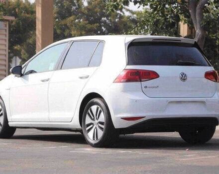 Белый Фольксваген Гольф, объемом двигателя 0 л и пробегом 70 тыс. км за 9200 $, фото 4 на Automoto.ua