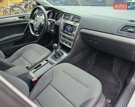 Білий Фольксваген Гольф, об'ємом двигуна 1.6 л та пробігом 230 тис. км за 10900 $, фото 22 на Automoto.ua