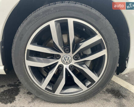 Белый Фольксваген Гольф, объемом двигателя 1.8 л и пробегом 93 тыс. км за 13700 $, фото 12 на Automoto.ua