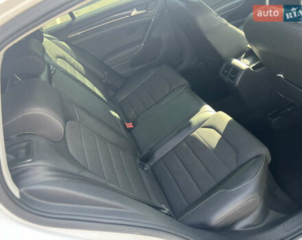 Белый Фольксваген Гольф, объемом двигателя 1.6 л и пробегом 250 тыс. км за 11700 $, фото 23 на Automoto.ua