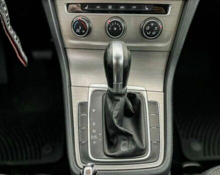 Білий Фольксваген Гольф, об'ємом двигуна 1.4 л та пробігом 126 тис. км за 8200 $, фото 10 на Automoto.ua