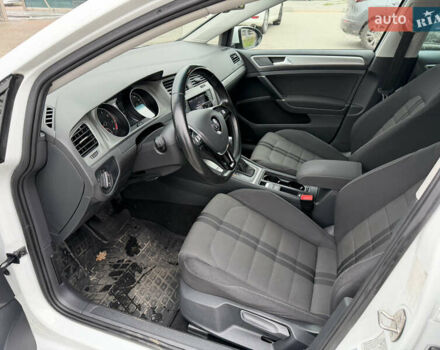 Фольксваген Гольф 2015 у Києві на Automoto.ua Білий Фольксваген Гольф, об'ємом двигуна 1.4 л та пробігом 122 тис. км за 11950 $, фото 5 на Automoto.ua