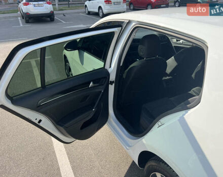 Белый Фольксваген Гольф, объемом двигателя 1.6 л и пробегом 250 тыс. км за 11700 $, фото 28 на Automoto.ua