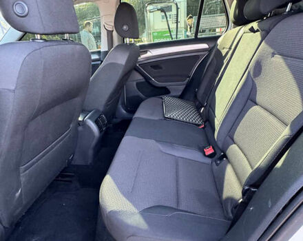 Белый Фольксваген Гольф, объемом двигателя 1.8 л и пробегом 177 тыс. км за 12000 $, фото 9 на Automoto.ua