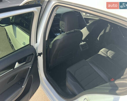 Белый Фольксваген Гольф, объемом двигателя 1.6 л и пробегом 250 тыс. км за 11700 $, фото 27 на Automoto.ua