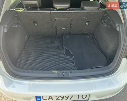 Белый Фольксваген Гольф, объемом двигателя 1.6 л и пробегом 250 тыс. км за 11700 $, фото 24 на Automoto.ua