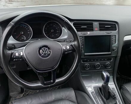 Белый Фольксваген Гольф, объемом двигателя 0 л и пробегом 118 тыс. км за 8600 $, фото 7 на Automoto.ua