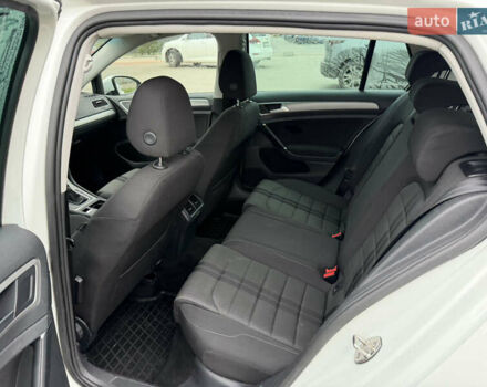 Фольксваген Гольф 2015 у Києві на Automoto.ua Білий Фольксваген Гольф, об'ємом двигуна 1.4 л та пробігом 122 тис. км за 11950 $, фото 7 на Automoto.ua