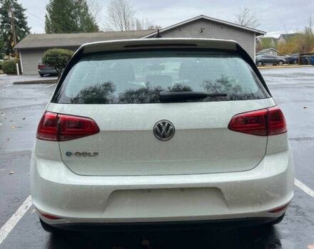 Белый Фольксваген Гольф, объемом двигателя 0 л и пробегом 77 тыс. км за 4500 $, фото 4 на Automoto.ua