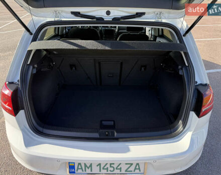 Білий Фольксваген Гольф, об'ємом двигуна 0 л та пробігом 36 тис. км за 12500 $, фото 6 на Automoto.ua