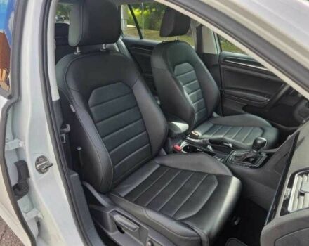 Белый Фольксваген Гольф, объемом двигателя 1.8 л и пробегом 119 тыс. км за 2900 $, фото 17 на Automoto.ua