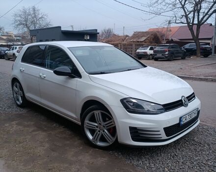 Фольксваген Гольф 2016 в Смеле на Automoto.ua Белый Фольксваген Гольф, объемом двигателя 1.8 л и пробегом 146 тыс. км за 12900 $, фото 1 на Automoto.ua